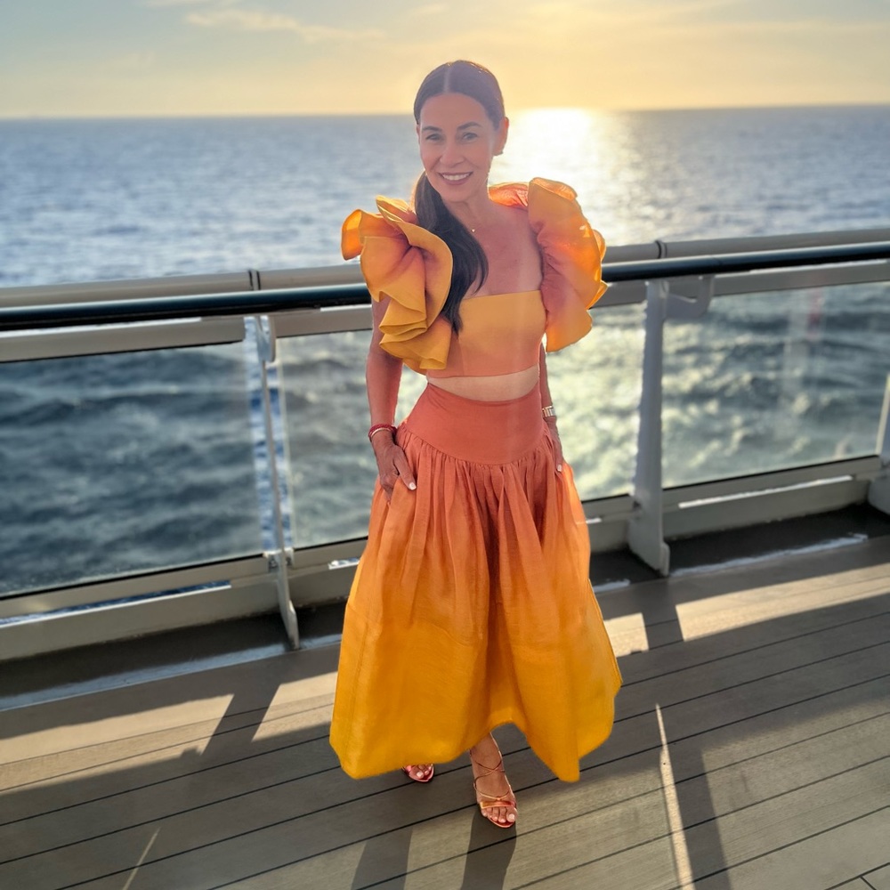 Meet your Posher, Djamila